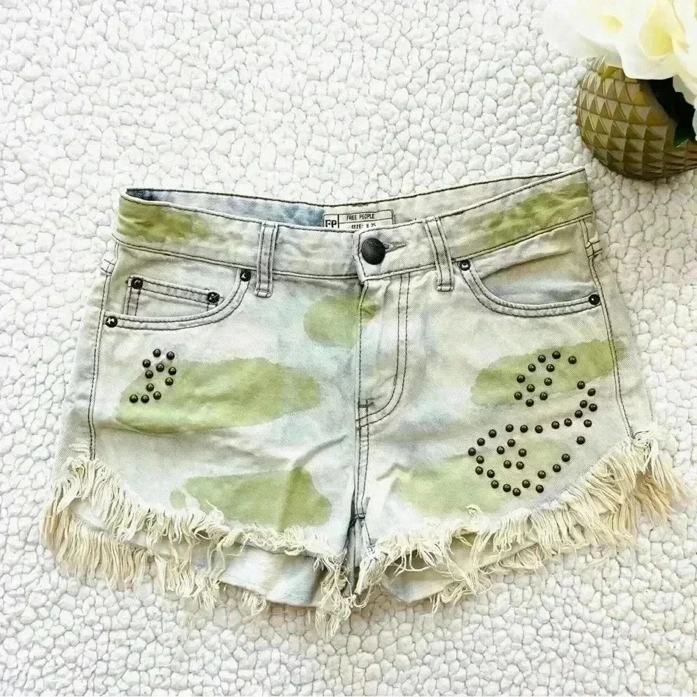 Free People Green Camouflage Embrllish Cheeky Distress Fray Jean‎ Shorts Size 25